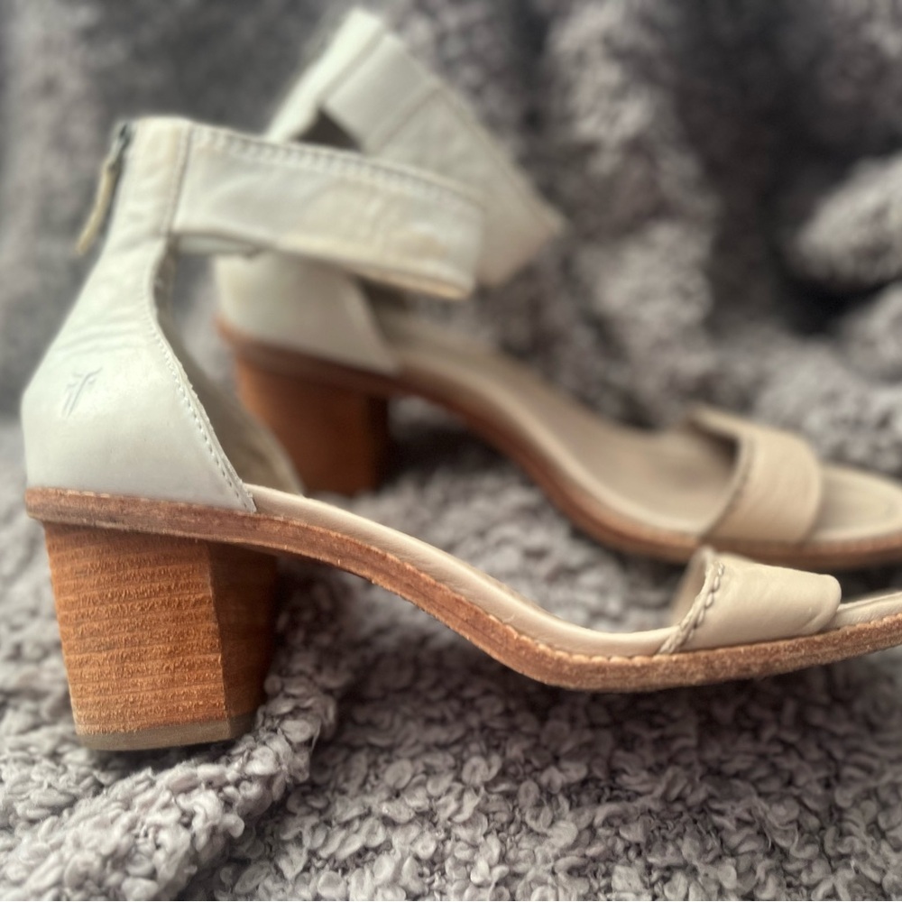 FRYE Women's Brielle Back-Zip Sandals - Picture 4 of 12